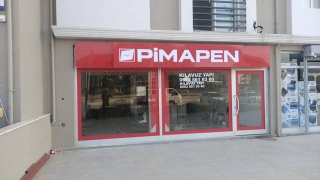 Pimapen — Bayi cephesi, ışıklı kutu tabela