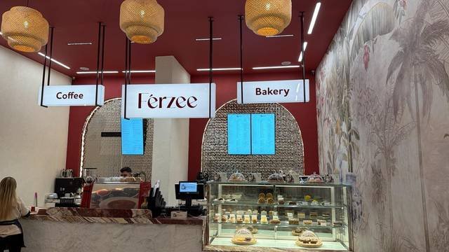 Terzee Coffee & Bakery — İç mekan tabela ve bölüm harfleri