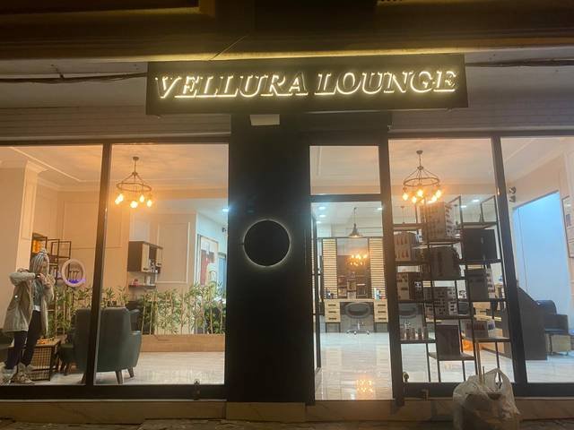 Vellura Lounge — Pleksi harf ve alın aydınlatma