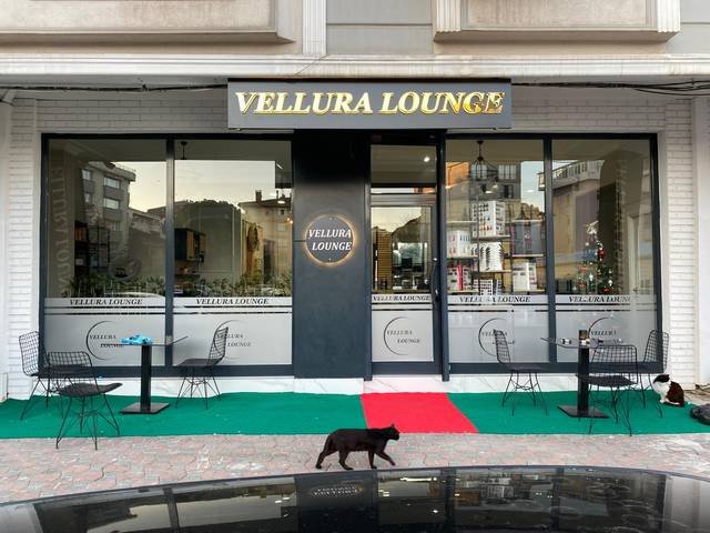 Vellura Lounge — Cephe ve vitrin uygulaması